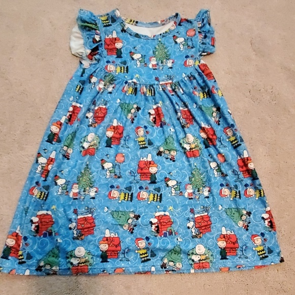 hunny bee kids Other - Super soft Snoopy Christmas dress